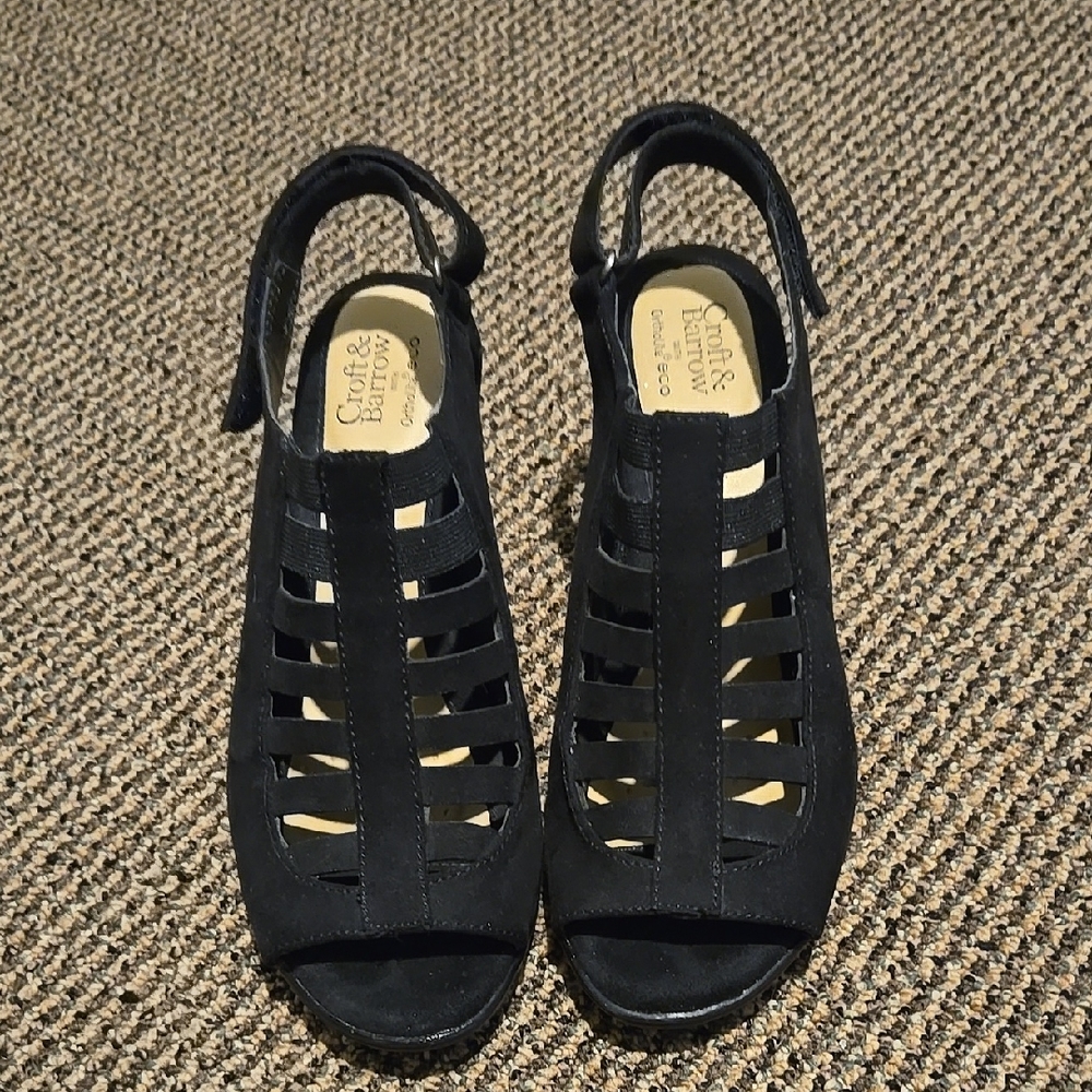 Host Pick 🎉Croft & Barrow Suede Heeled Sandals